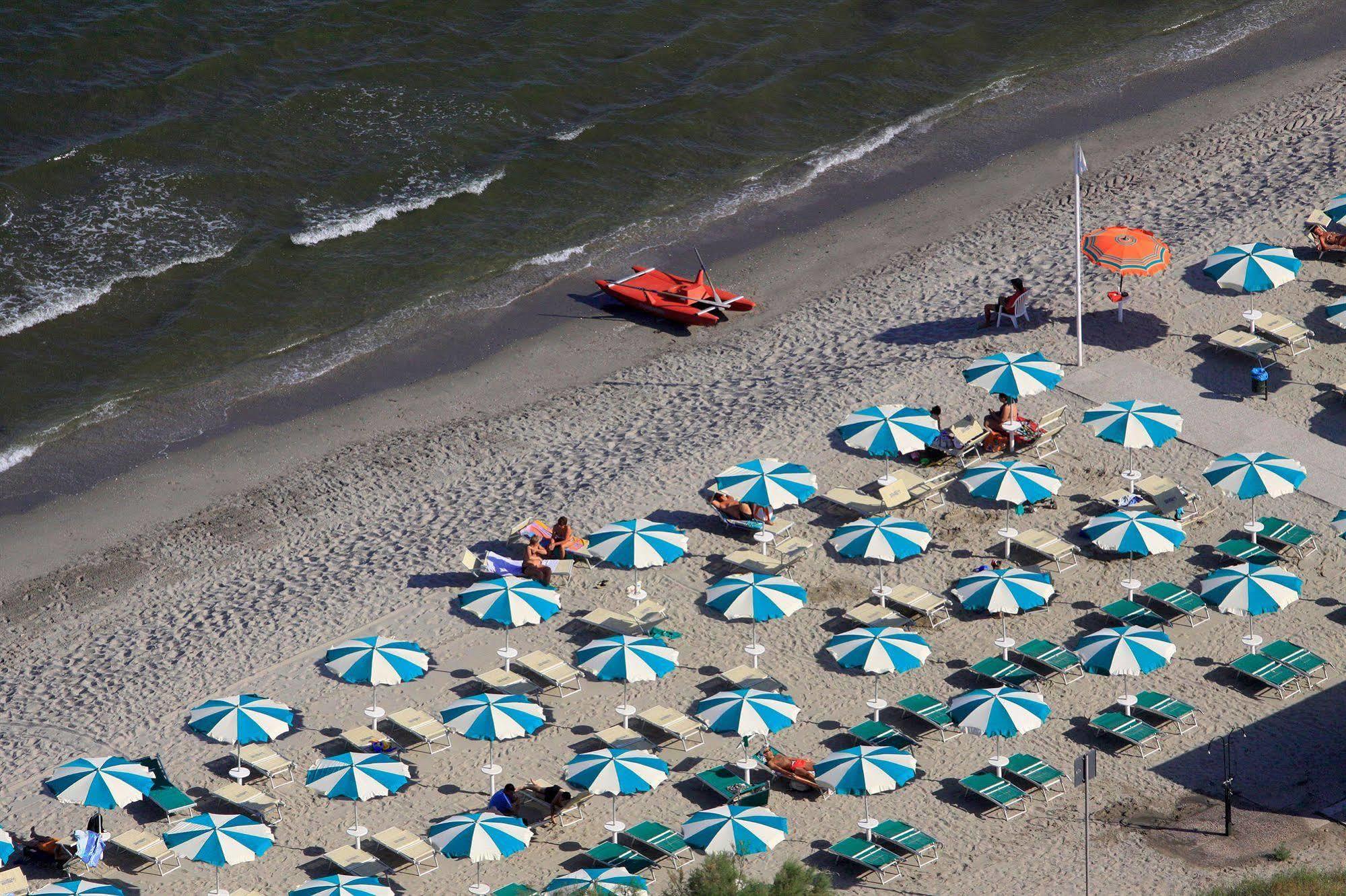 Club Village & Hotel Spiaggia Romea リド・ディ・ヴォラーノ エクステリア 写真